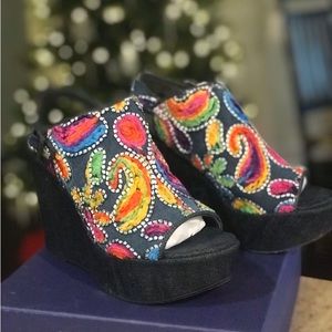 NEW Stuart Weitzman Hand Embroidered Denim Wedge Sandals Shoes Size 6